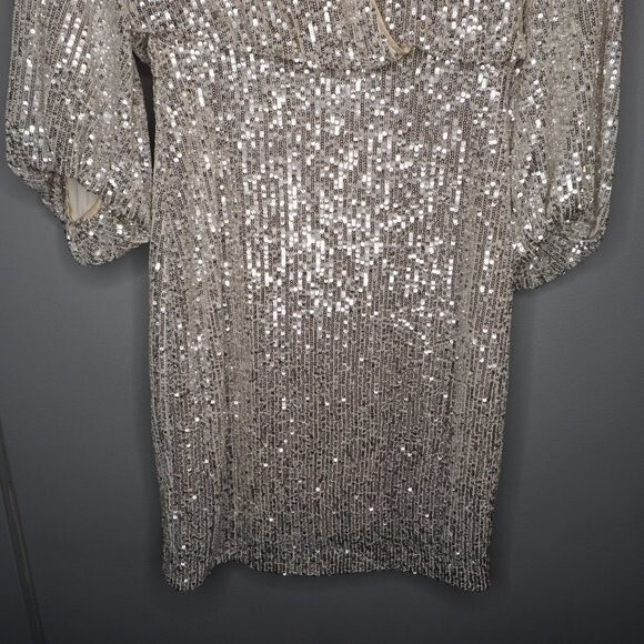 Eliza J Silver Sequined Blouson Surplice V-Neck Cocktail Dress Size 0 NWT - Picture 6 of 10